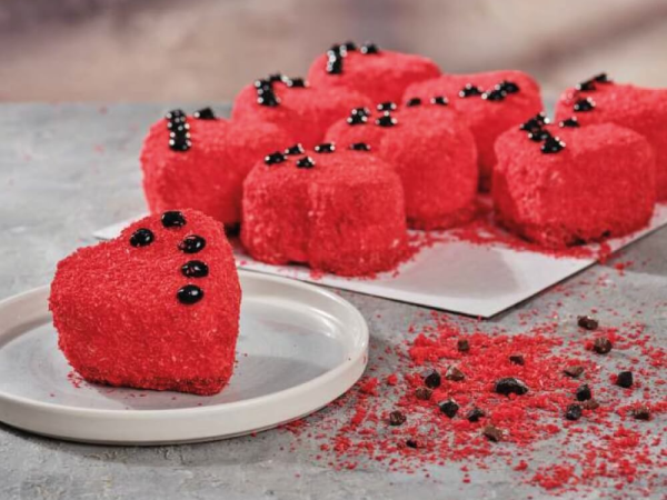 Frambuazlı Kalpli Pasta