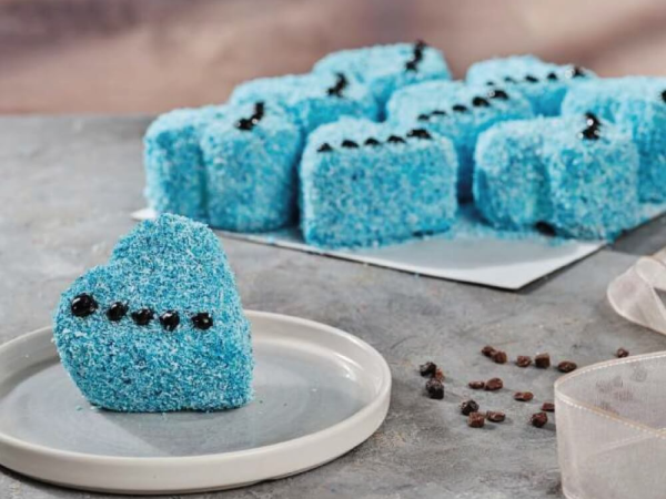 Yaban Mersinli Kalpli Pasta